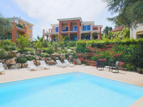 Picturesque flat with swimming pool